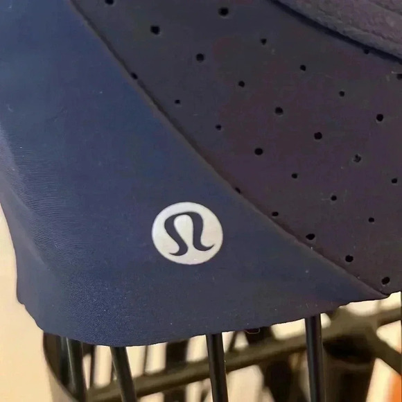 Lululemon Run Times Bra *High Support, B–G Cups-Sz 32DD - Picture 3 of 5